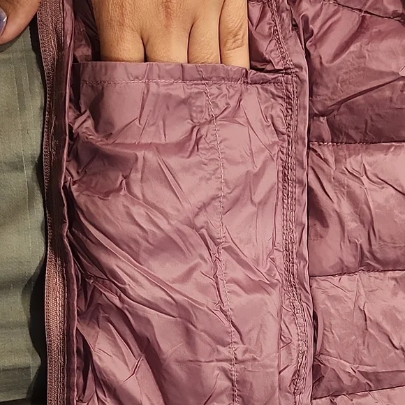 Women's Mauve Quilted Puffer Vest. - Picture 10 of 11